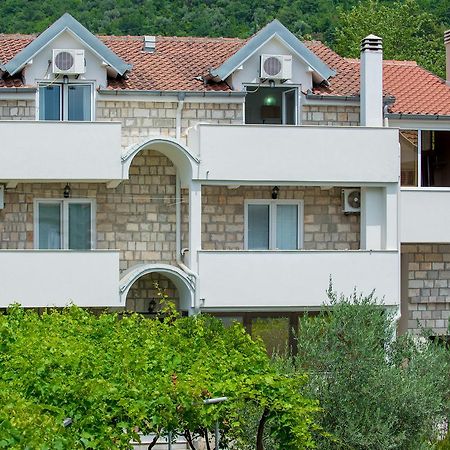 Apartmani Krgušić Tivat Bagian luar foto