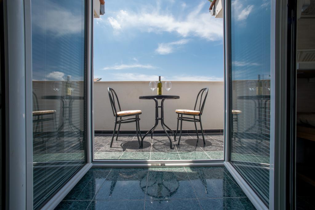 Apartmani Krgušić Tivat Bagian luar foto