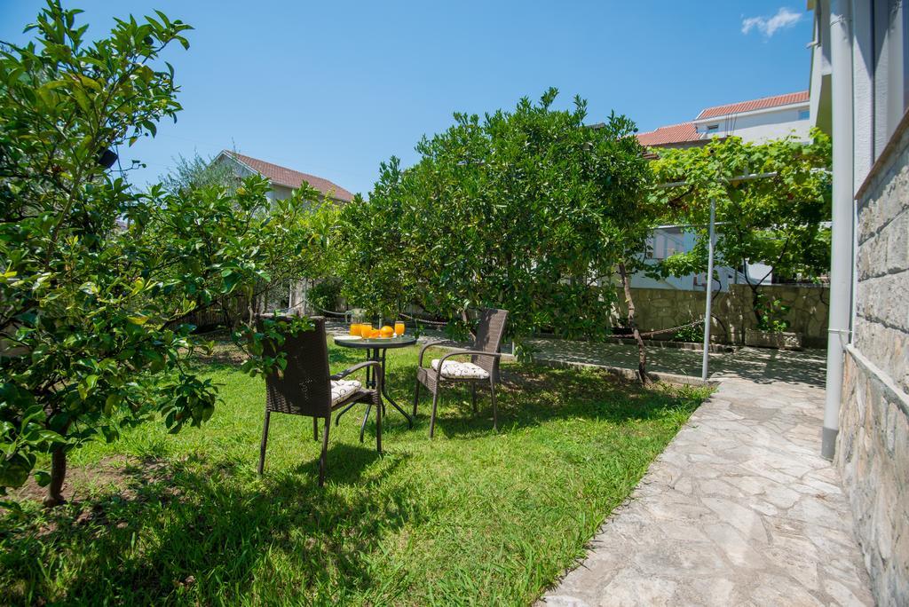 Apartmani Krgušić Tivat Bagian luar foto
