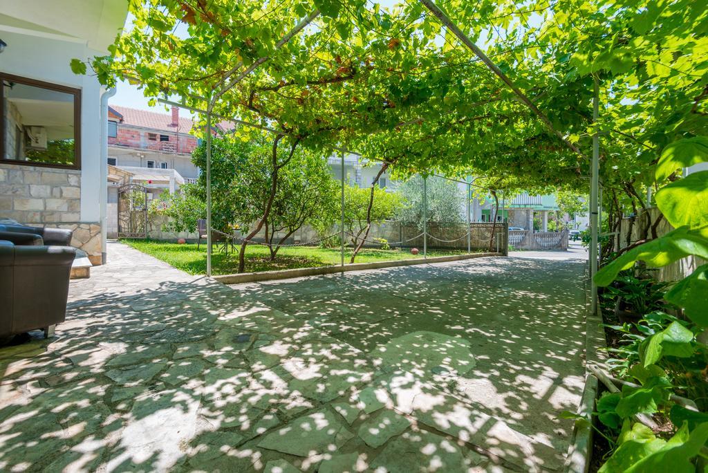 Apartmani Krgušić Tivat Bagian luar foto