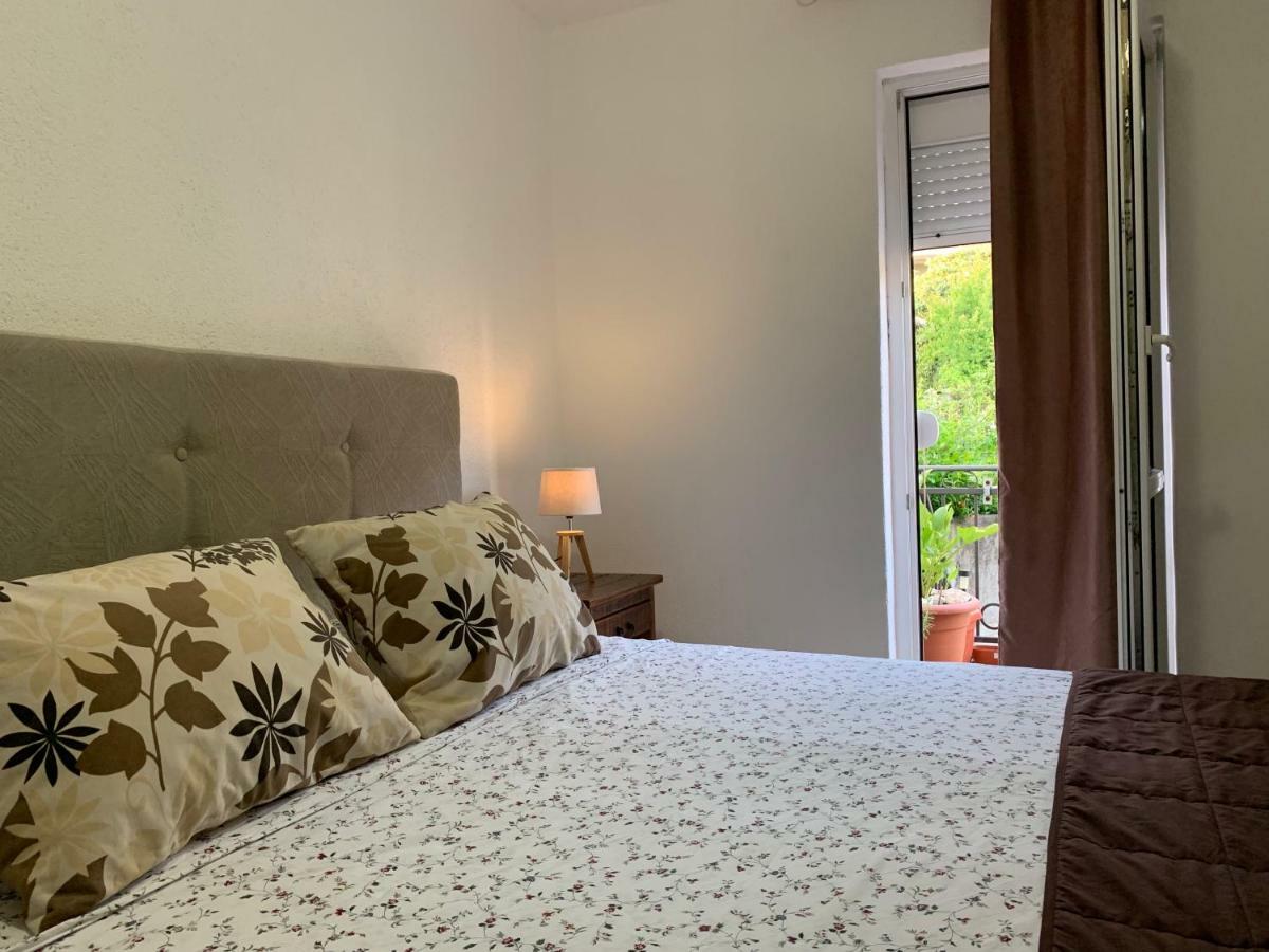 Apartmani Krgušić Tivat Bagian luar foto